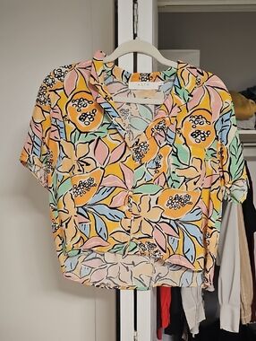 Astr Multicolor Yellow Floral Button-Front Crop Shirt